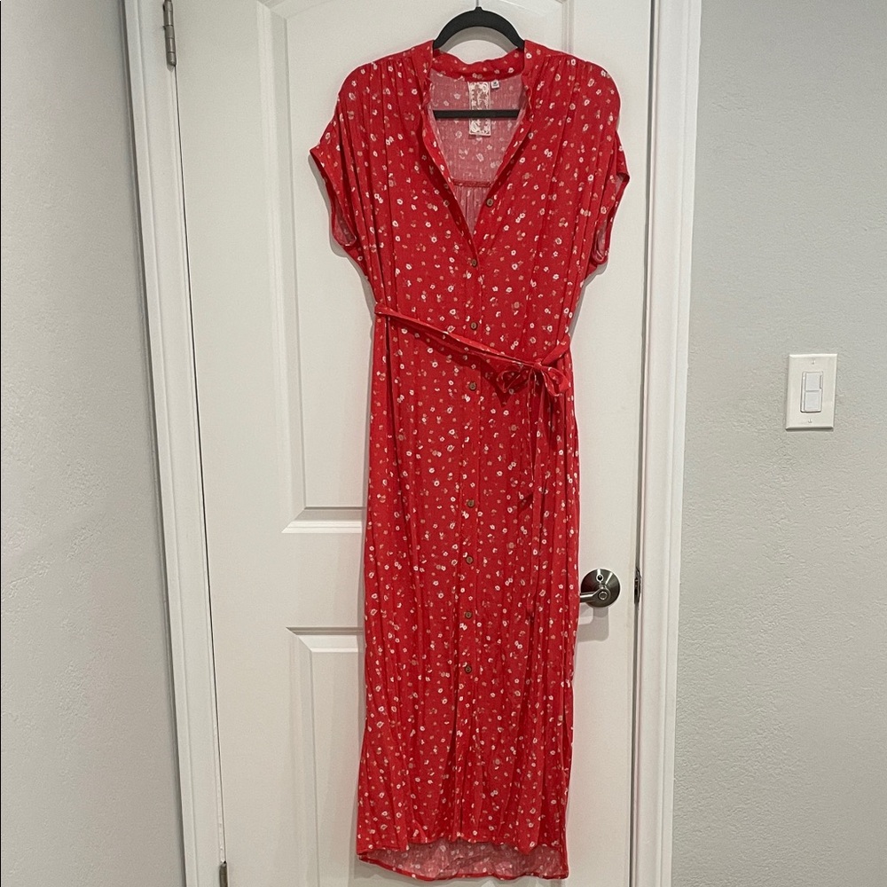 Women’s Floral Women's Dress with Pockets. Size Medium